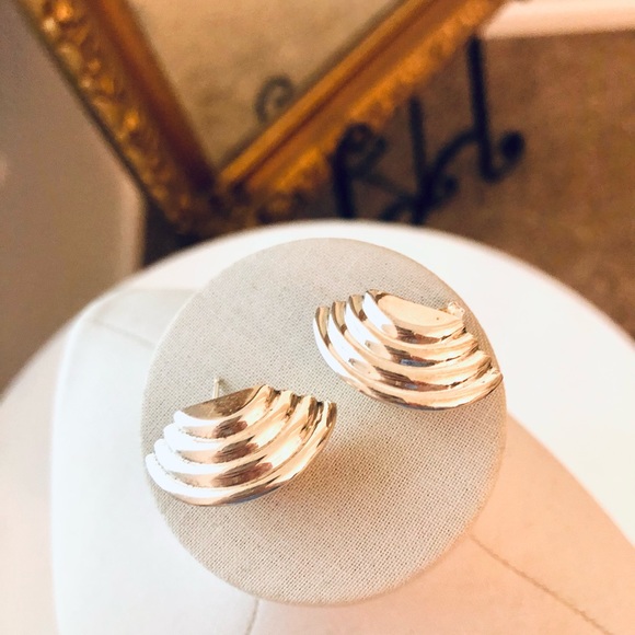 Vintage Modernist Silver Earrings - Picture 13 of 13